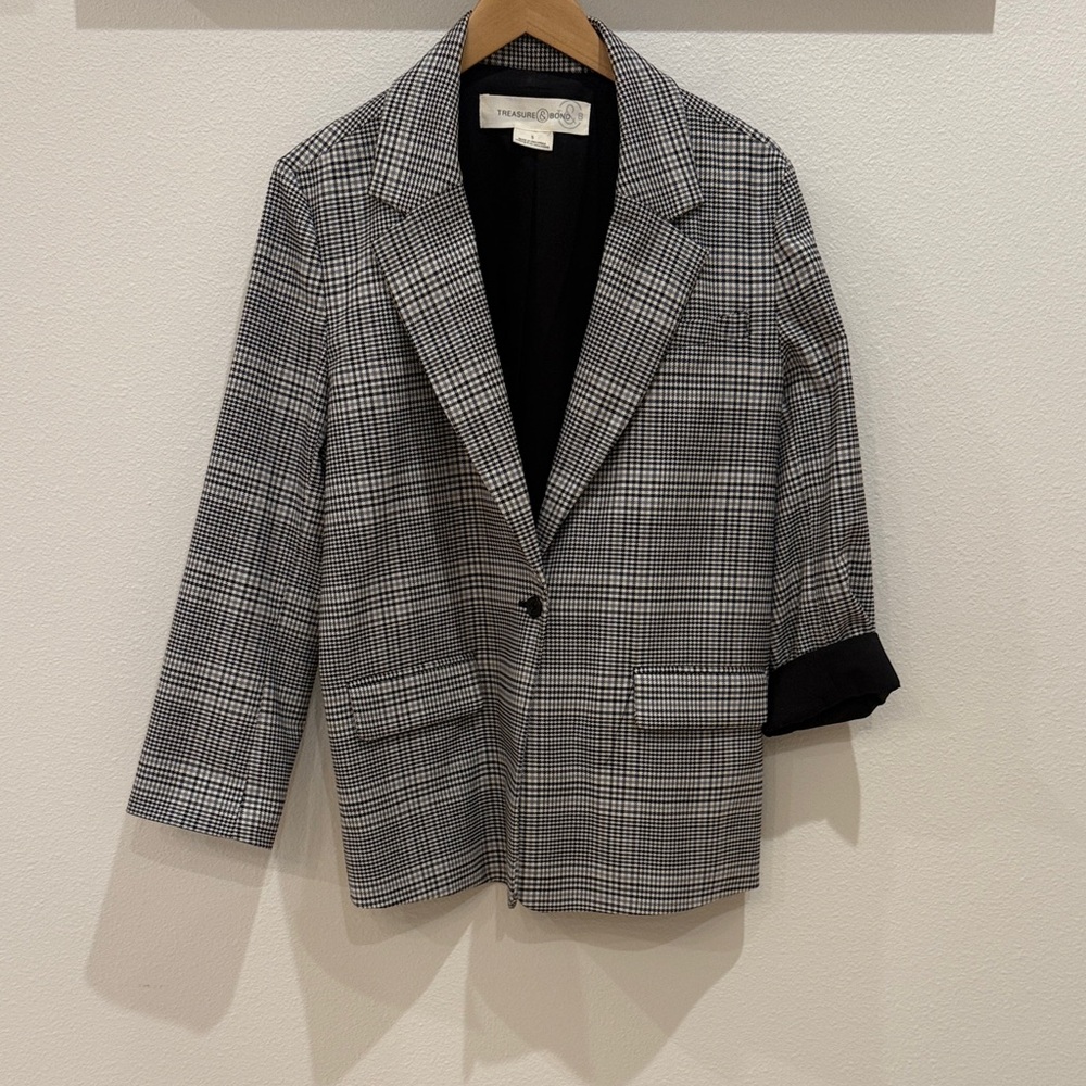 Treasure & Bond Houndstooth Blazer in Black and White
